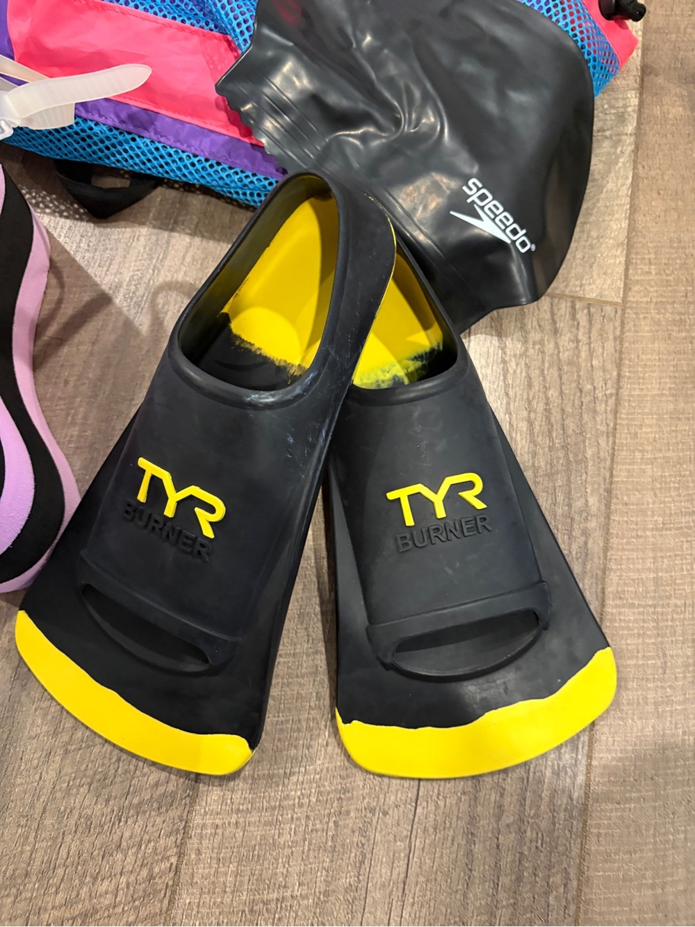 TYR Speedo Swim Training Kit with Mesh Gear Bag - Picture 2 of 4